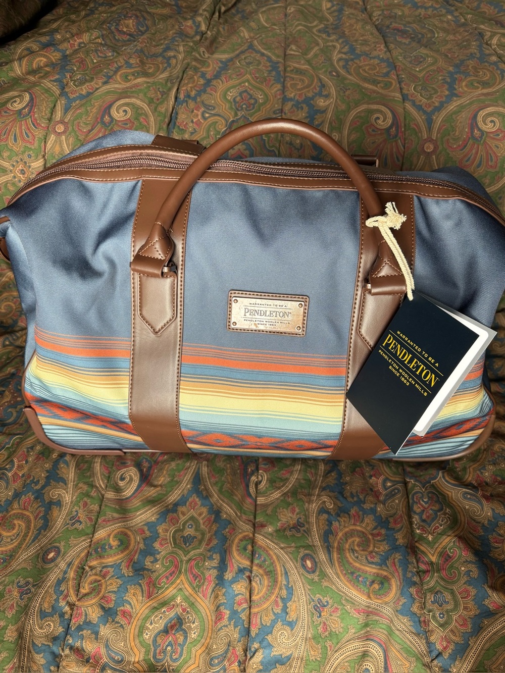 Pendleton Roller Travel Bag, NWT, 11”H, 12”W, 22”L Get it before it’s gone! 💼 💨